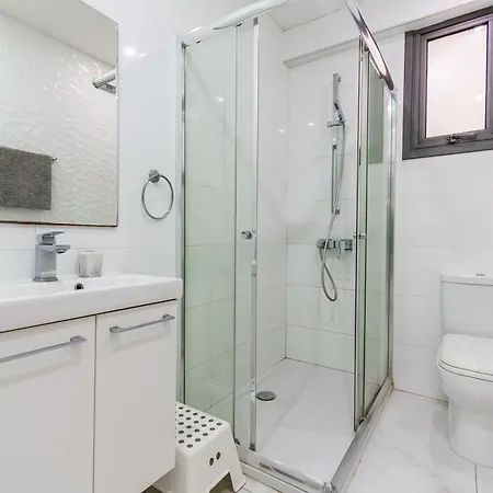 Fam Glam Comfort Ларнака