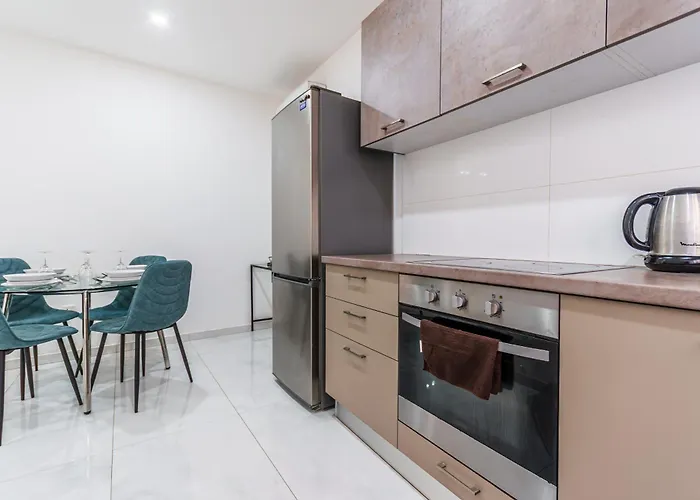 Fam Glam Comfort * Ларнака